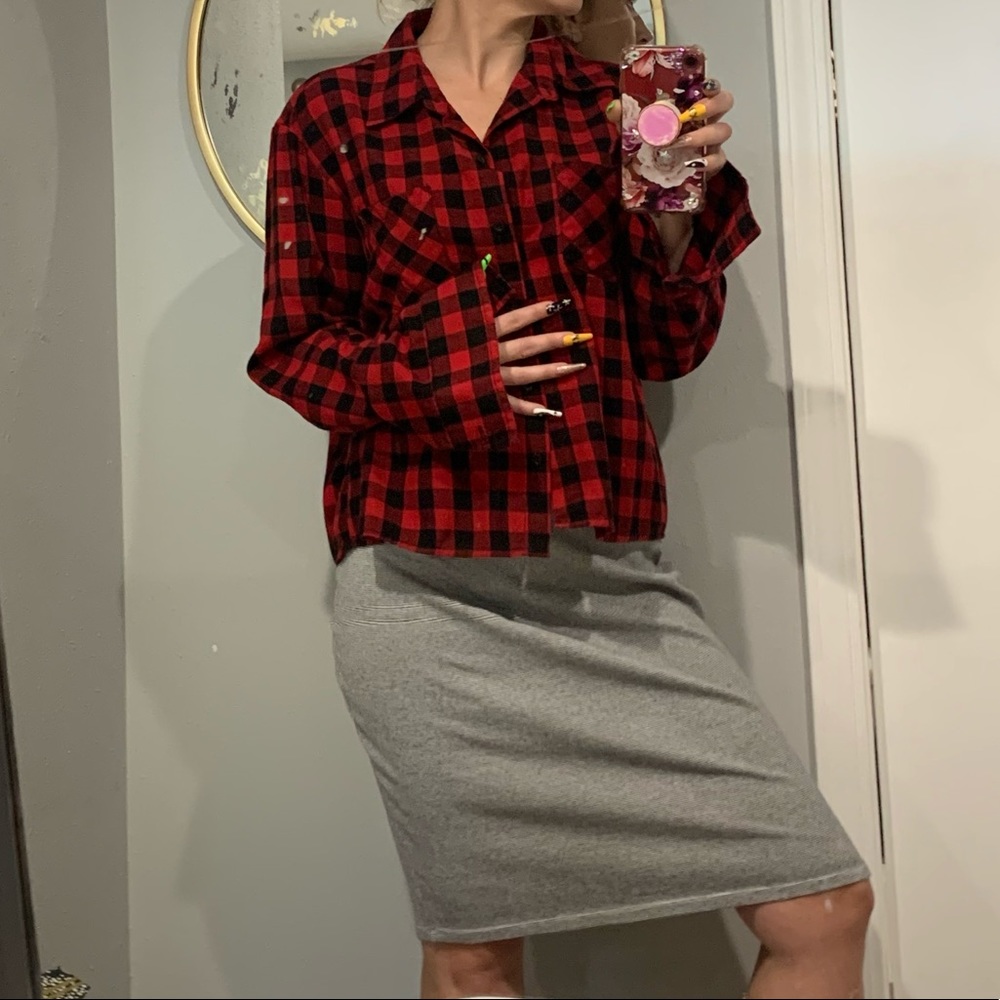 Hot Topic short cut flannel button down. - Picture 6 of 9